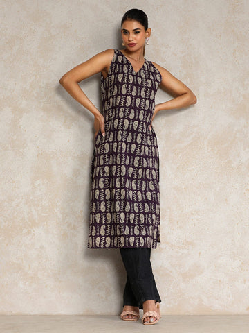 Varanga Women Paisley Printed V Neck sleeveless Kurta